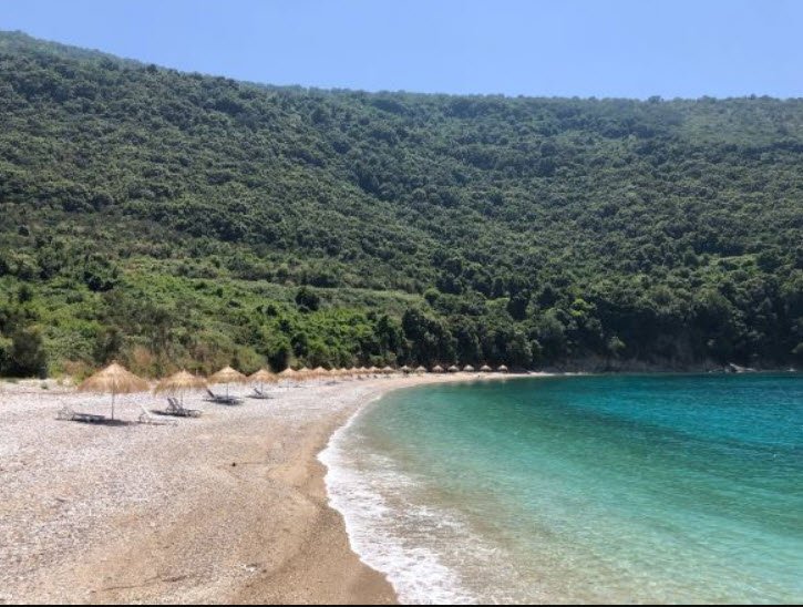 Baie de Kakomë, Albania